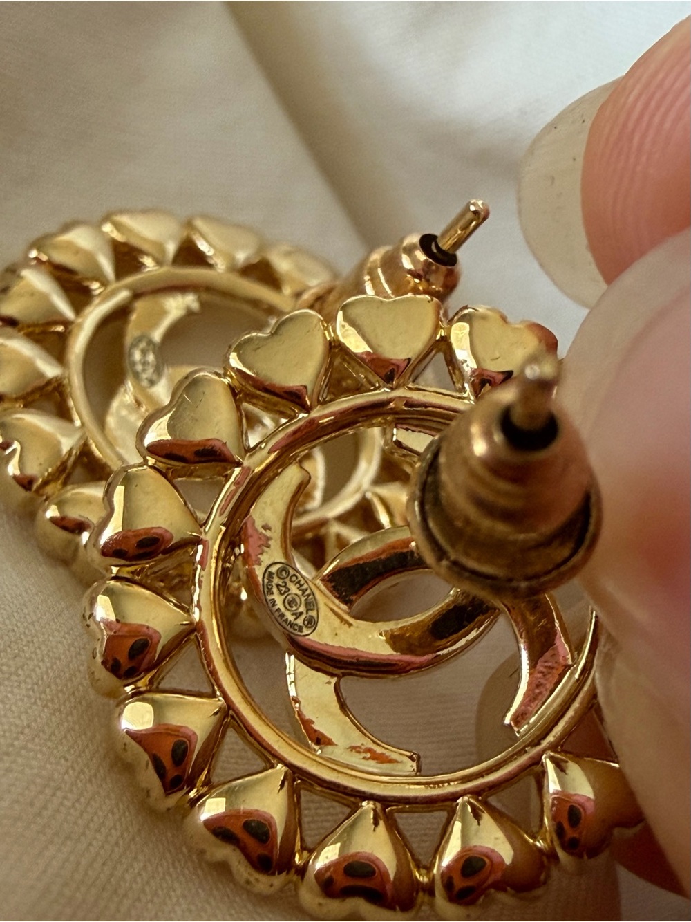 Chanel Hearts Interlocking Circle Earrings - Picture 8 of 13